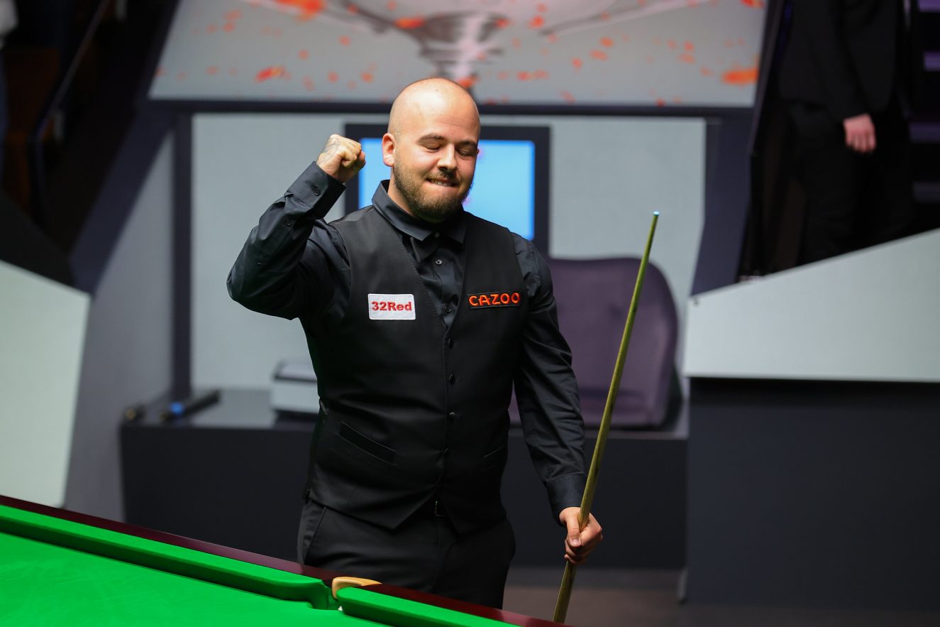 皇马防线的 皇马防线的