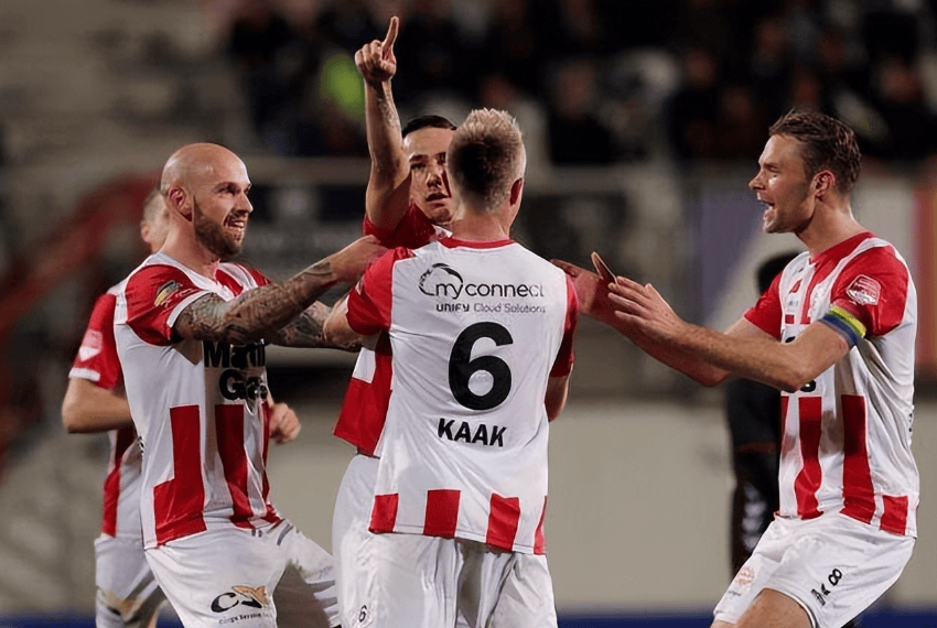 两队在比赛 两队在比赛