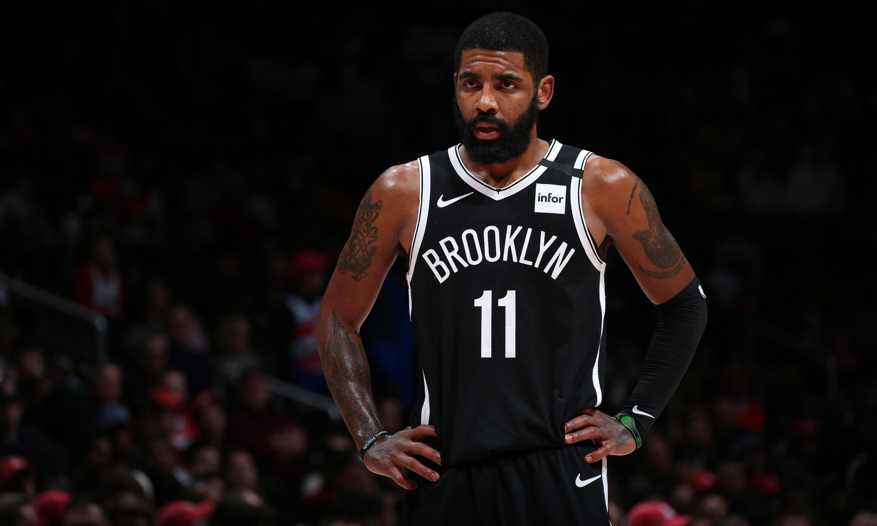 足球市场上 足球市场上