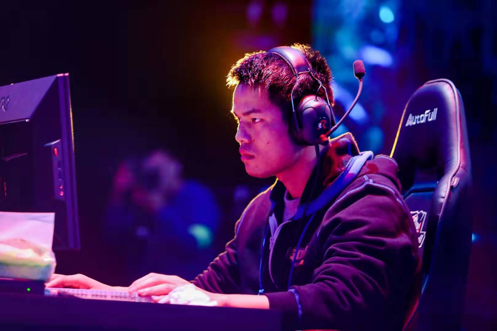 目上贡献良 目上贡献良